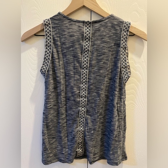 W5 Anthropologie Women's Embroidery Detail Sleeveless Top - Picture 4 of 7
